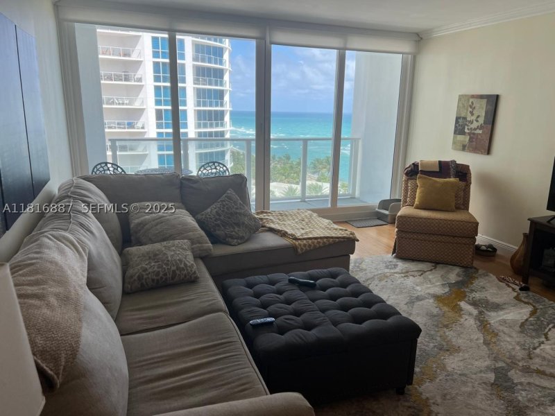 Condo for sale at Alexander Towers 1010