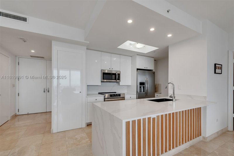 Comprar apartamento en Three Tequesta Point 1803