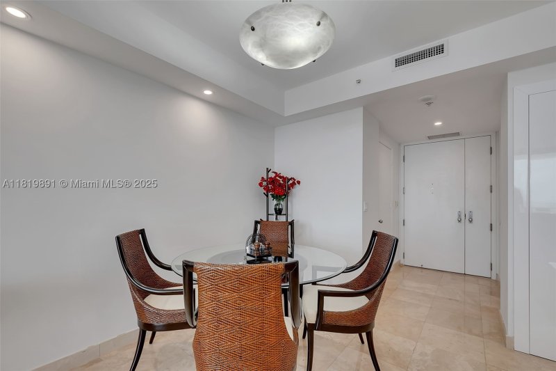 Comprar apartamento en Three Tequesta Point 1803