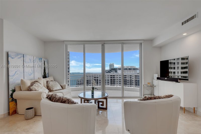 Comprar apartamento en Three Tequesta Point 1803