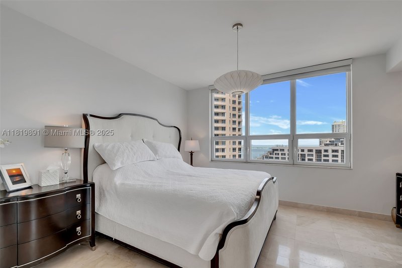 Comprar apartamento en Three Tequesta Point 1803