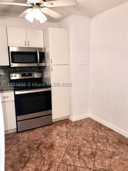 Condo for sale at Plaza Towers North 305