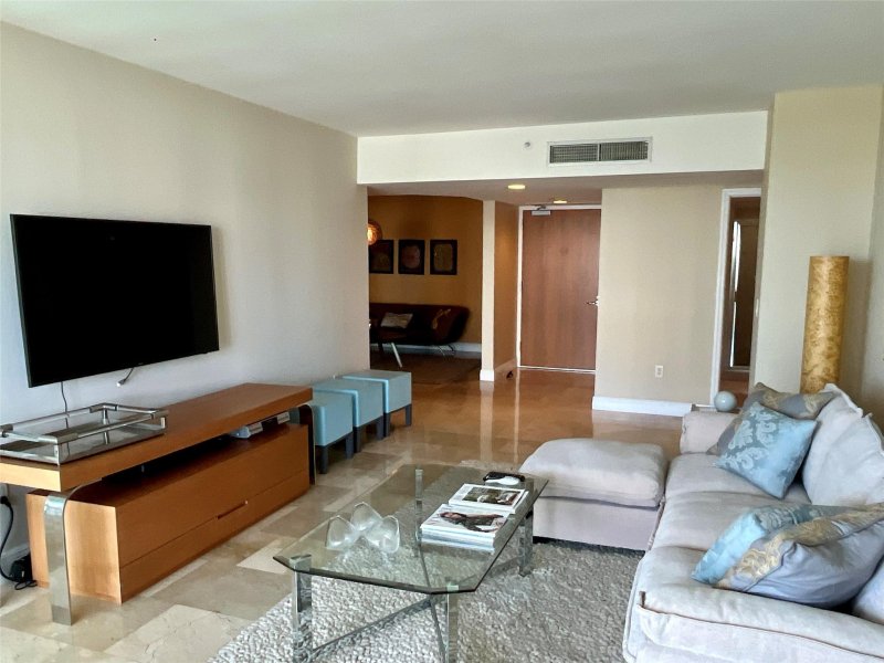 Condo for sale at Oceania 5 2052