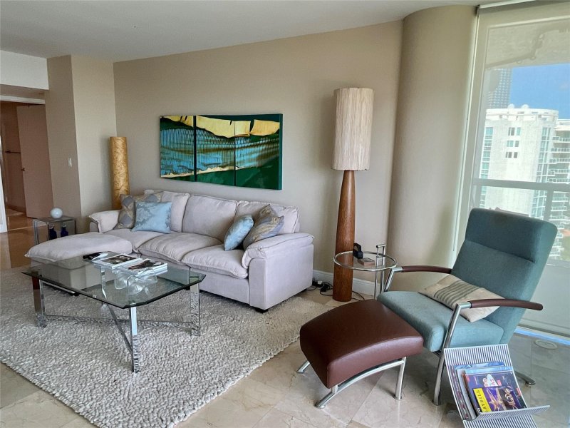 Condo for sale at Oceania 5 2052