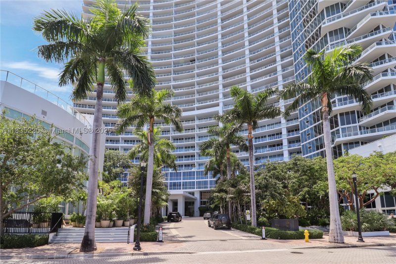 Condo for sale at Paramount Bay 2801