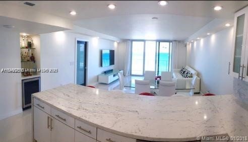 Apartment for rent at Arlen Beach 1008