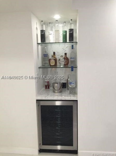 Apartment for rent at Arlen Beach 1008