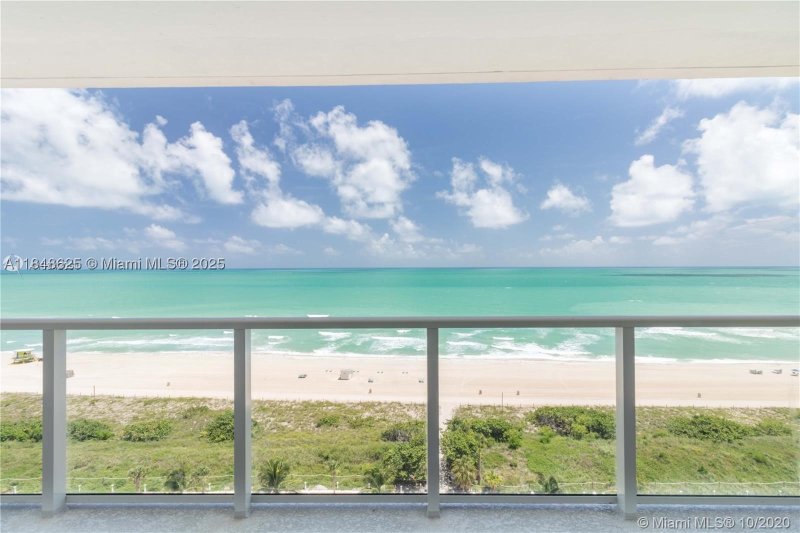 Apartment for rent at Arlen Beach 1008