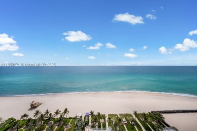 Comprar apartamento no Turnberry Ocean Club 1401/02