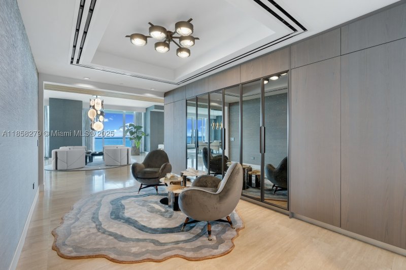 Condo for sale at Turnberry Ocean Club 1401/02