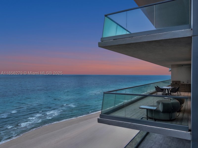 Condo for sale at Turnberry Ocean Club 1401/02