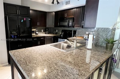 Comprar apartamento en The Yacht Club at Aventura 8305