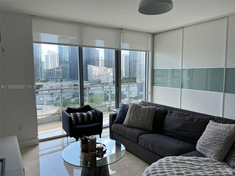 Condo for sale at The Ivy 2103
