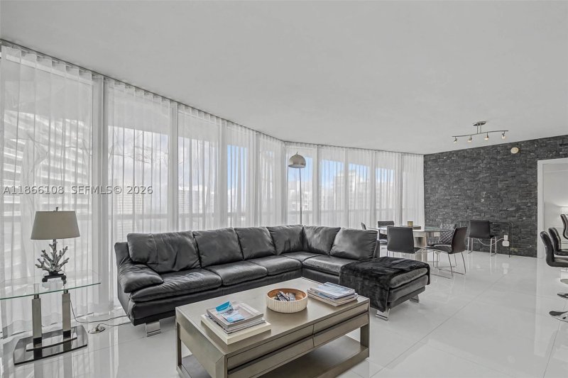 Condo for sale at Icon Brickell Tower II 3504