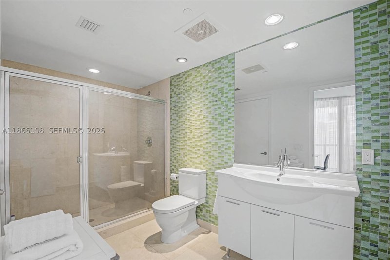 Condo for sale at Icon Brickell Tower II 3504