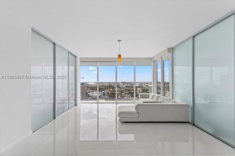 Condo for sale at Ten Museum Park 3106