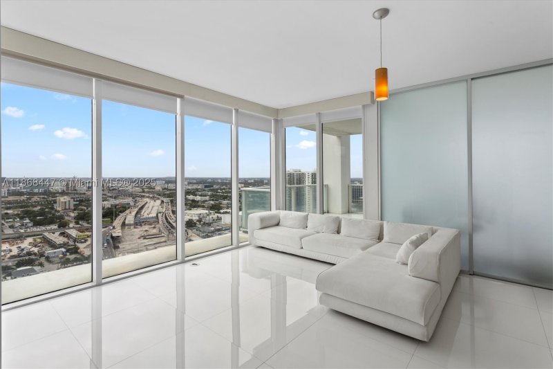 Condo for sale at Ten Museum Park 3106