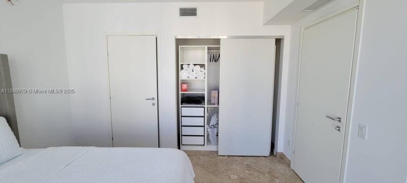 Condo for sale at Brickell House Condo 3007
