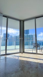 Comprar apartamento no Brickell House Condo 3007