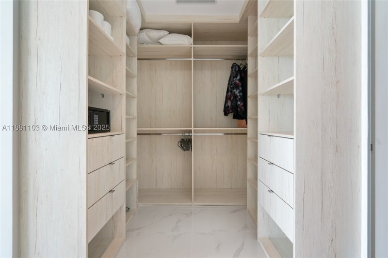 Condo for sale at Residences by Armani / Casa 1104