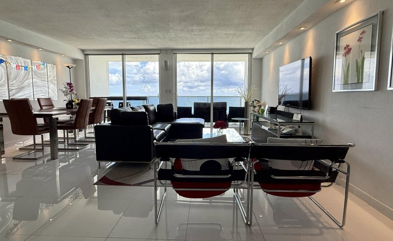 Apartment for rent at La Mer Estates 703