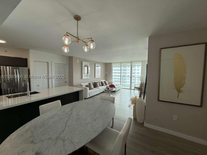 Condo for sale at Mark on Brickell 1408