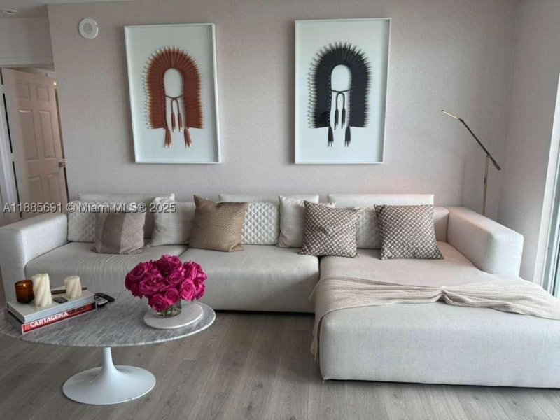 Condo for sale at Mark on Brickell 1408