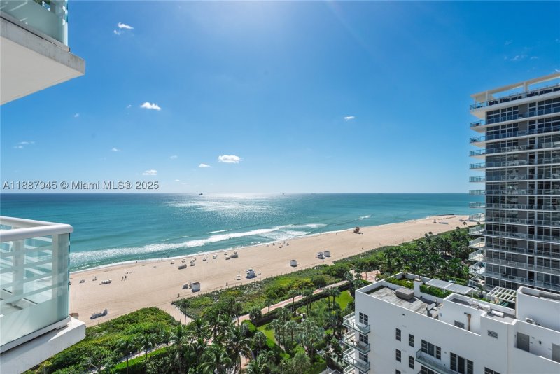 Condo for sale at Mosaic Miami Beach 1502