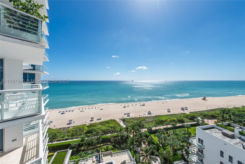 Condo for sale at Mosaic Miami Beach 1502