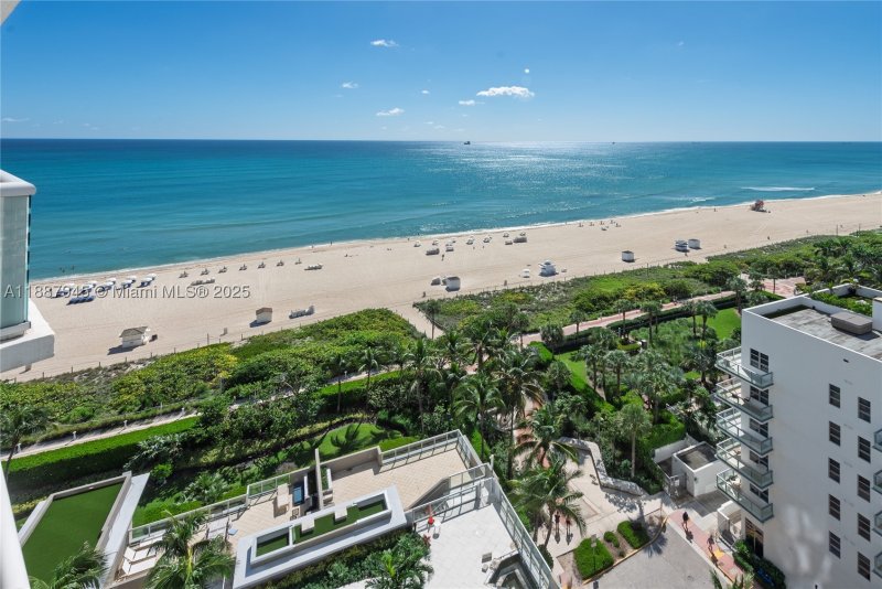 Condo for sale at Mosaic Miami Beach 1502