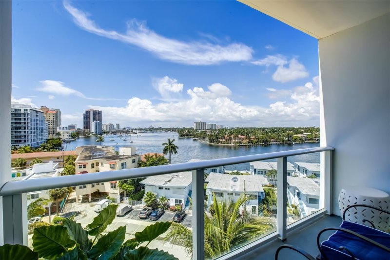 Condo for sale at Tiffany House 705