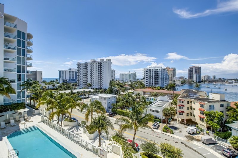 Condo for sale at Tiffany House 705