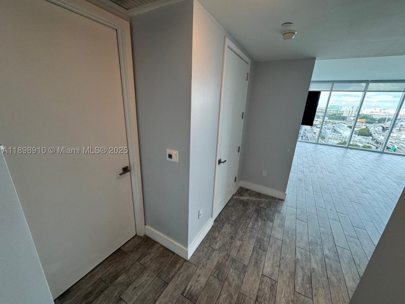 Condo for sale at Ten Museum Park 1106