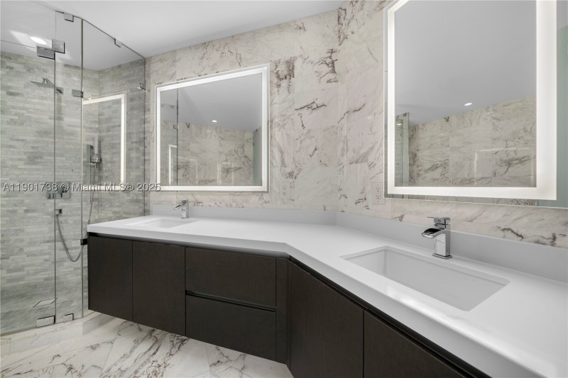 Condo for sale at Paramount Miami WorldCenter 2106