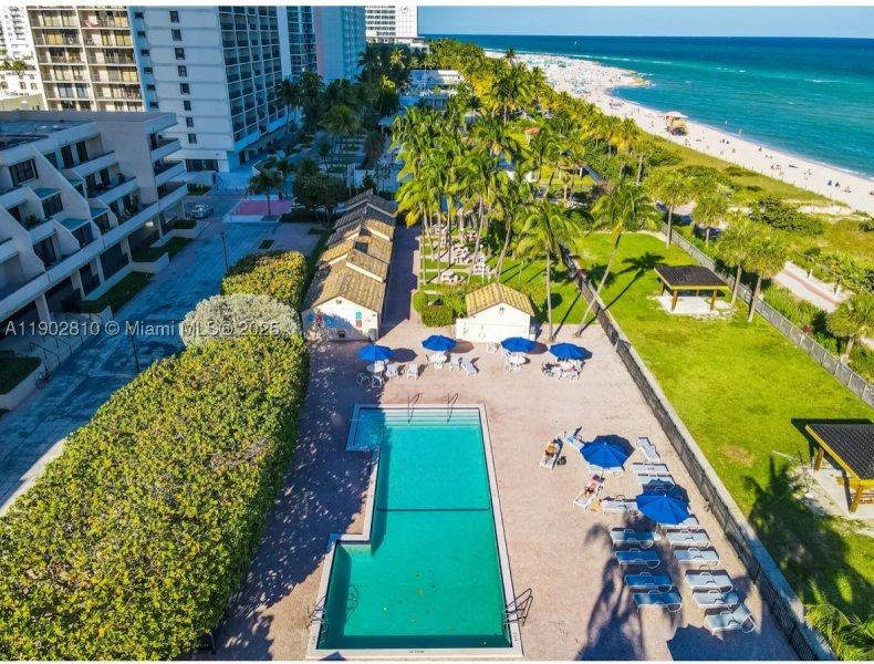 Condo for sale at Club Atlantis 2200