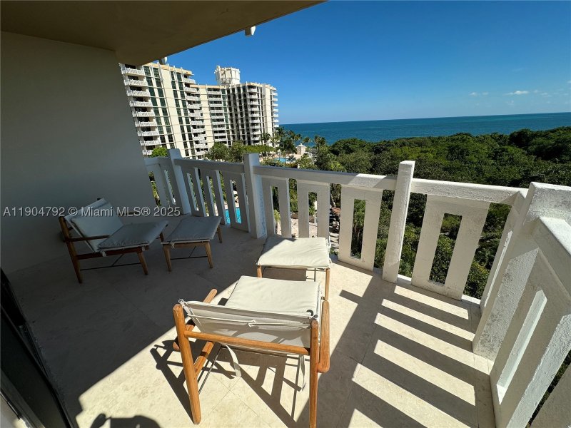 Alquiler de apartamento en Towers of Key Biscayne D608