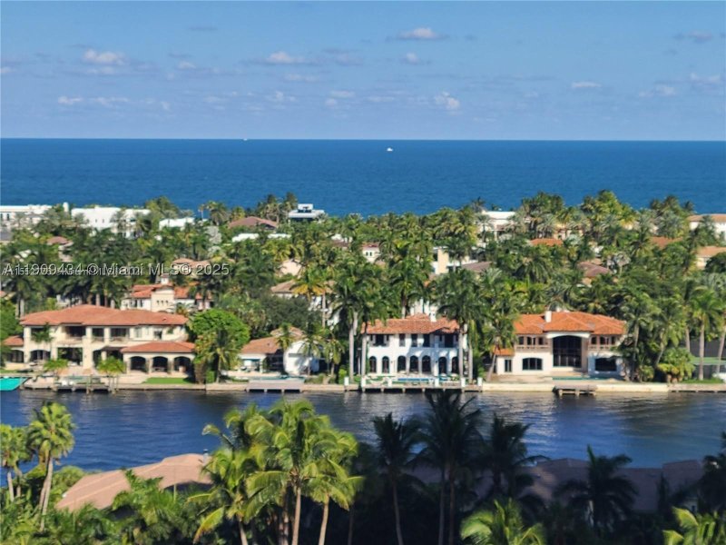 Condo for sale at South Tower at The Point 1602