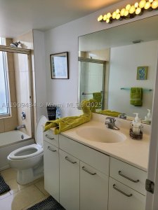 Comprar apartamento no South Tower at The Point 1602