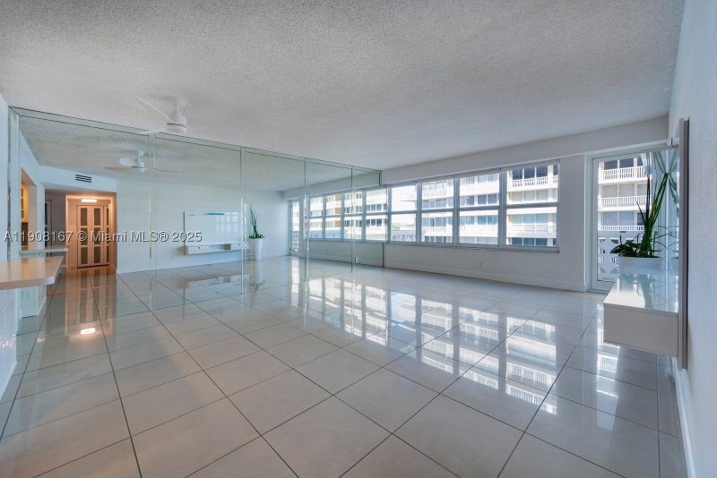 Condo for sale at Ocean Summit 815