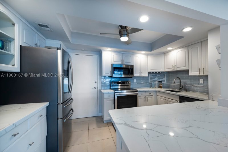 Condo for sale at Ocean Summit 815