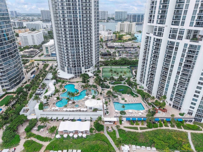 Condo for sale at Trump International Sonesta Beach Resort 2806