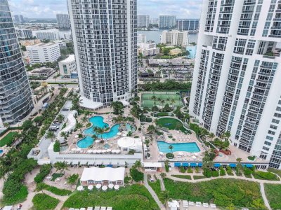 Comprar apartamento en Trump International Sonesta Beach Resort 2806
