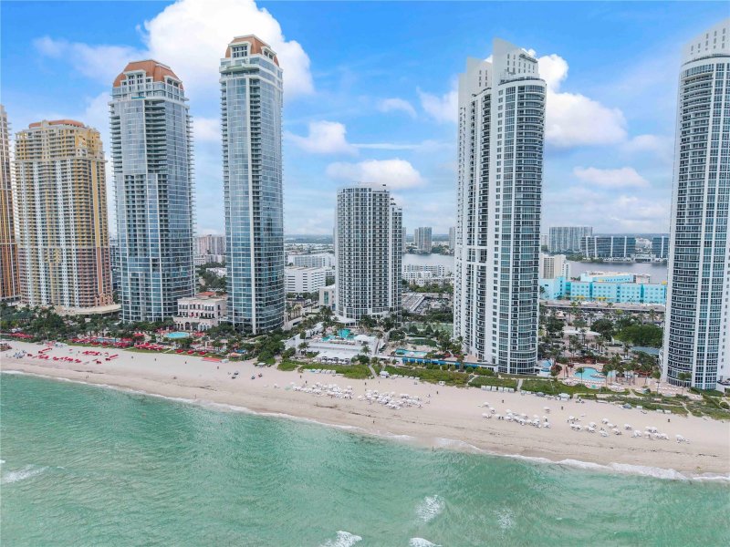 Condo for sale at Trump International Sonesta Beach Resort 2806