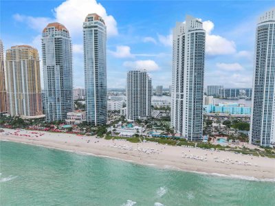 Comprar apartamento en Trump International Sonesta Beach Resort 2806
