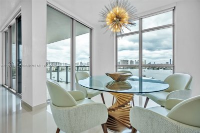 Comprar apartamento en Marina Palms Yacht Club 910