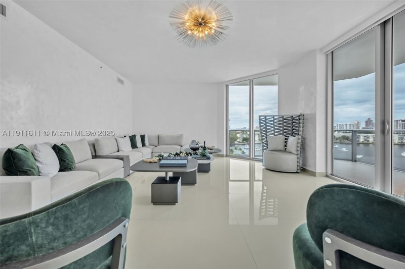Comprar apartamento en Marina Palms Yacht Club 910