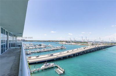 Comprar apartamento no Bentley Bay South 1102