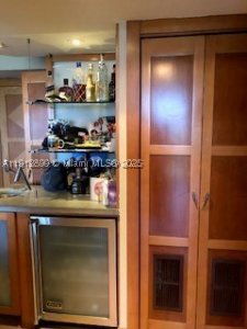 Comprar apartamento no West Bay Plaza 405