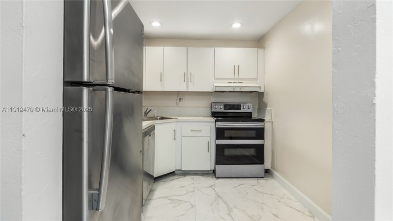 Condo for sale at Bayview Towers A207