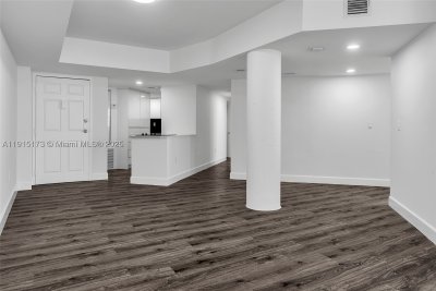 Comprar apartamento no Four Ambassadors 1942